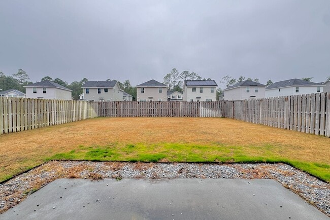 Building Photo - AVAILABLE NOW! (Pet Friendly)