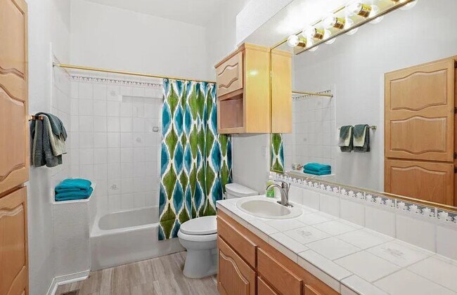 Building Photo - 6615 Wentworth Ct NE