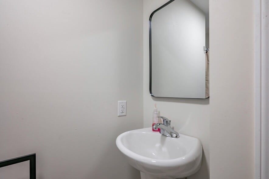 Building Photo - 51 White Birch Dr