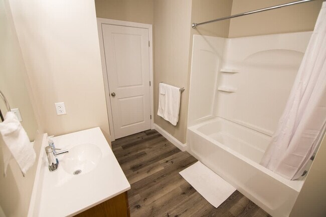 Building Photo - 140 Pearl St