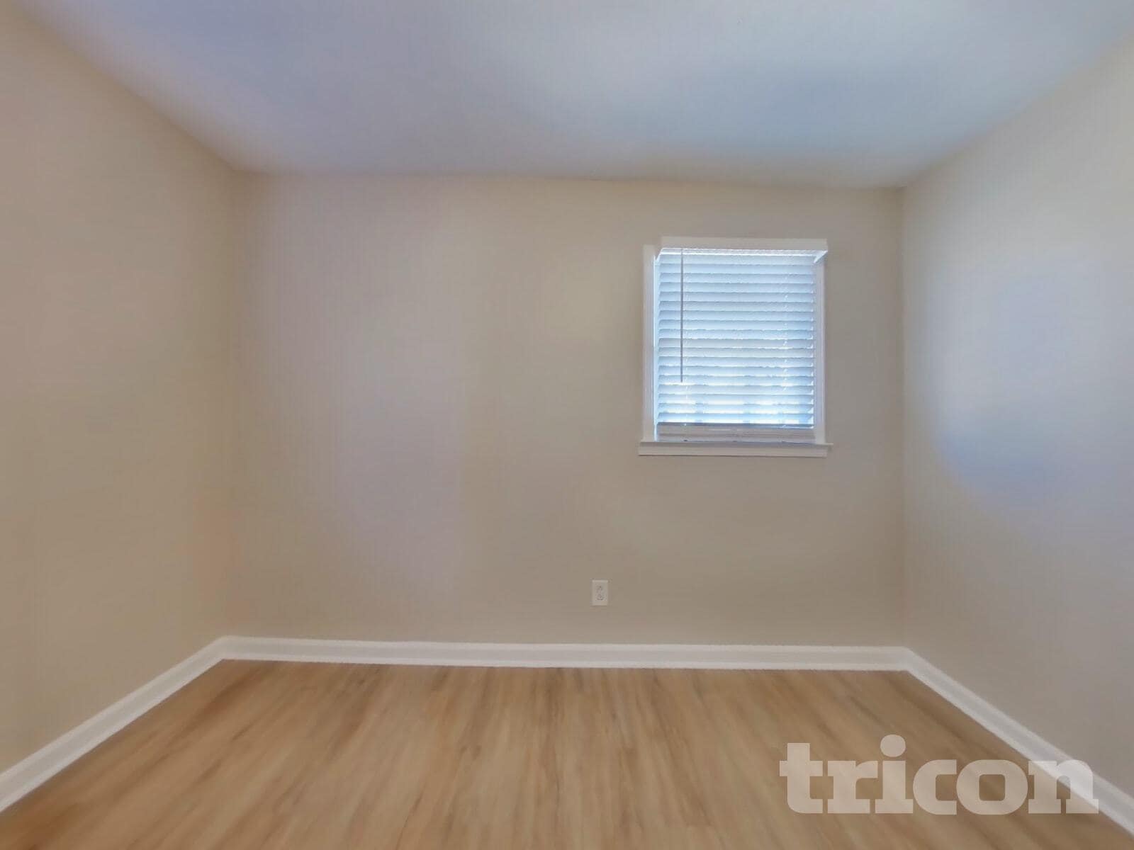 Building Photo - 324 Pioneer Cir