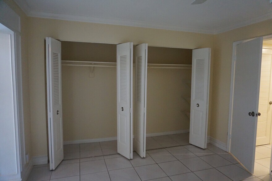 Building Photo - 34 Andover B