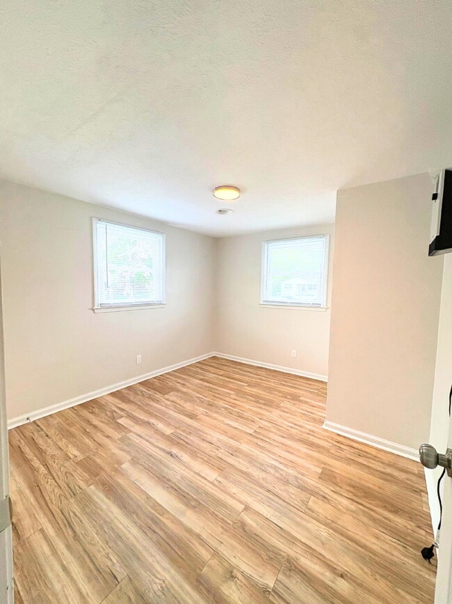 Building Photo - 218 Canady St