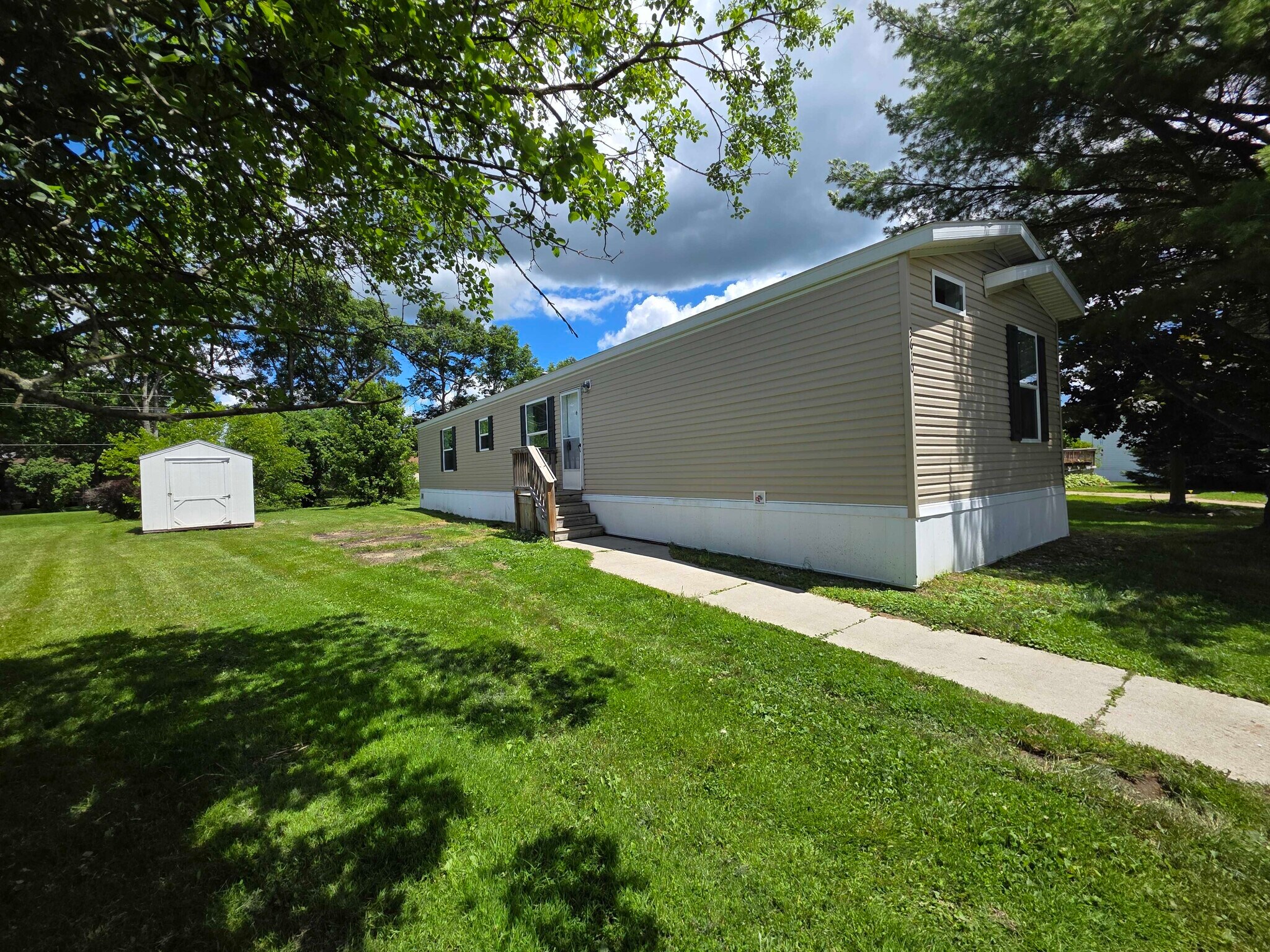 Building Photo - 3610 Pinoak St