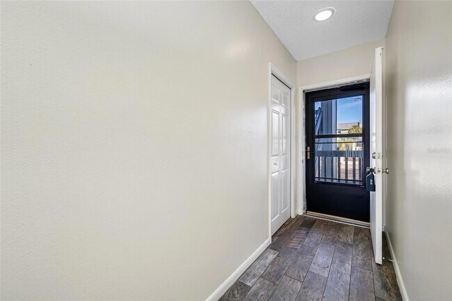 Building Photo - 828 Bahia Del Sol Dr