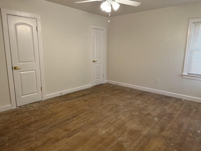 Building Photo - 2704 31st St