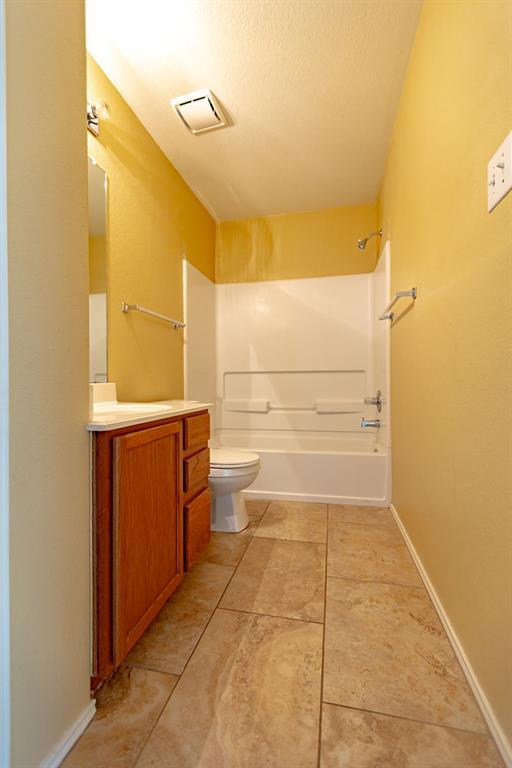 Building Photo - 211 Rim Rock Dr