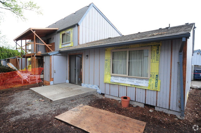 Building Photo - West Side Apartment