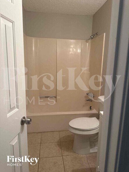 Building Photo - 1726 Hidden Acres Dr SW