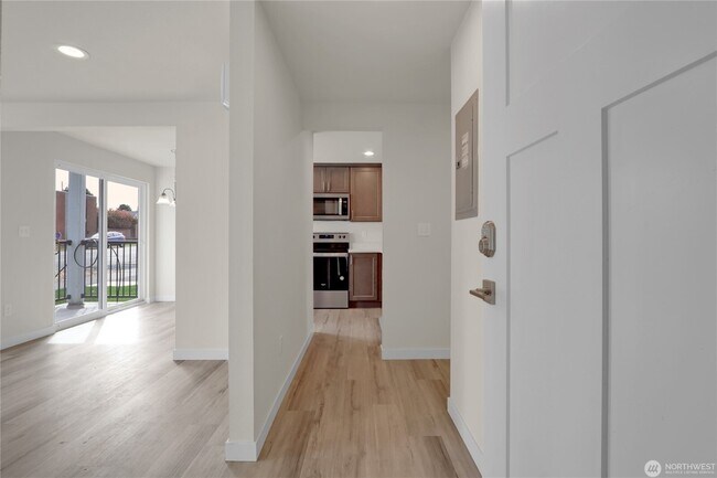 Building Photo - 3302 McKinley Ave