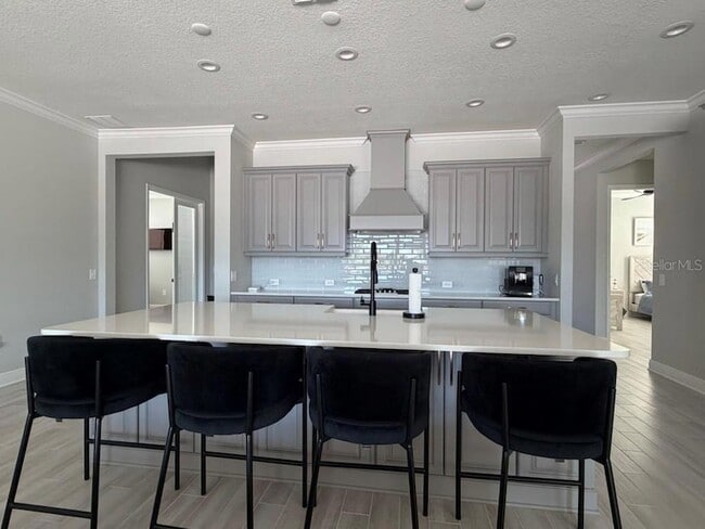 Building Photo - 18817 Valleta Ave