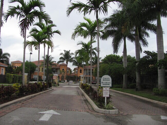 Building Photo - 3569 Forest Hill Blvd