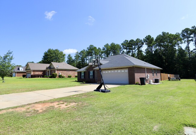 Building Photo - 4370 Excursion Dr