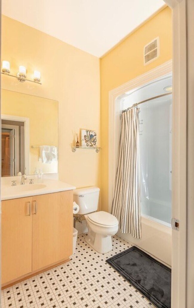 Building Photo - 2BR/2FULL BATH! Down Town Wilmington ''The Weldon'', an art deco Brooklyn Arts district.