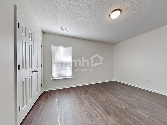 Building Photo - 1099 Moss Grove Dr