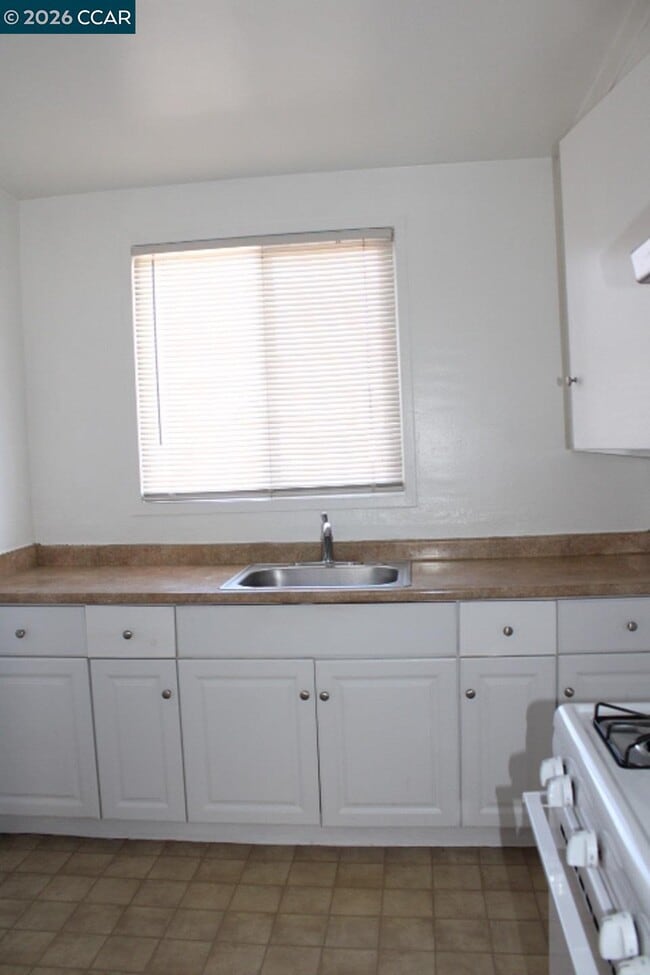 Building Photo - 2745 Rollingwood Dr