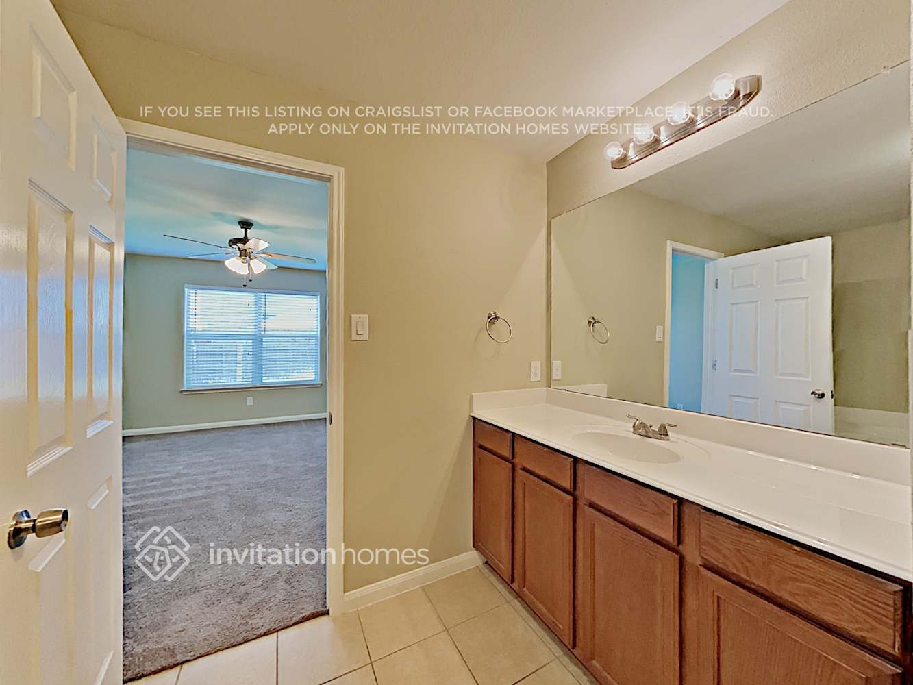 Building Photo - 741 Lazy Crest Dr