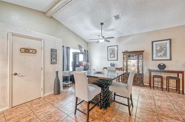 Building Photo - 21631 Park Villa Dr