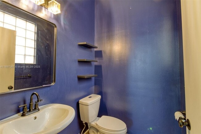 Building Photo - 3769 SW 51st St