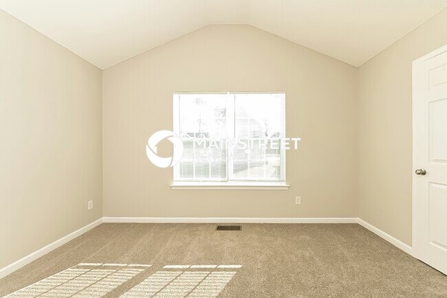 Building Photo - 3 Bedroom Pet-Friendly Home in ELLENWOOD, ...