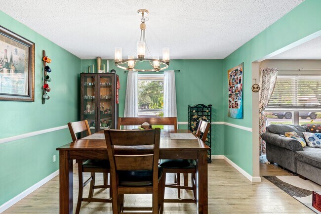 Building Photo - 2442 Duncan Dr