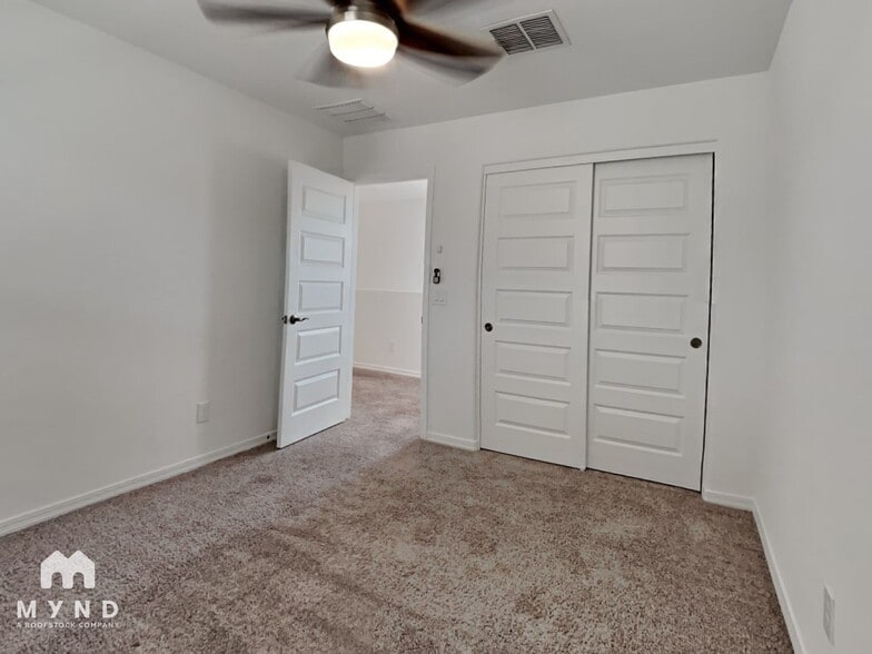 Building Photo - 14238 W Hackamore Dr.