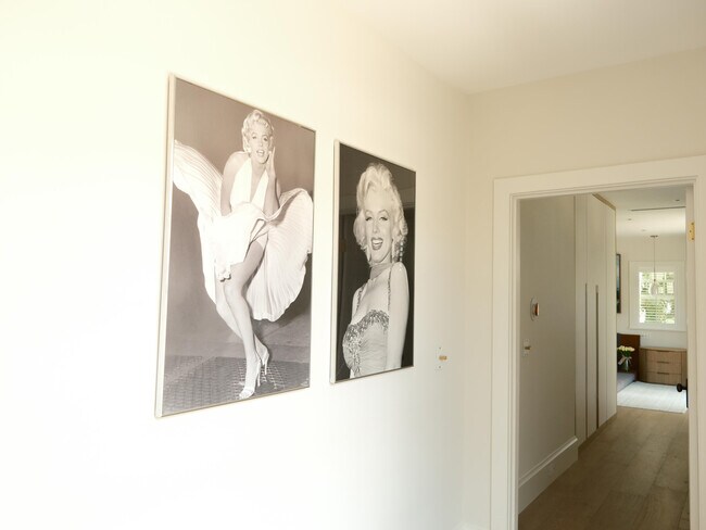 Building Photo - 1017 Tamarind Rd