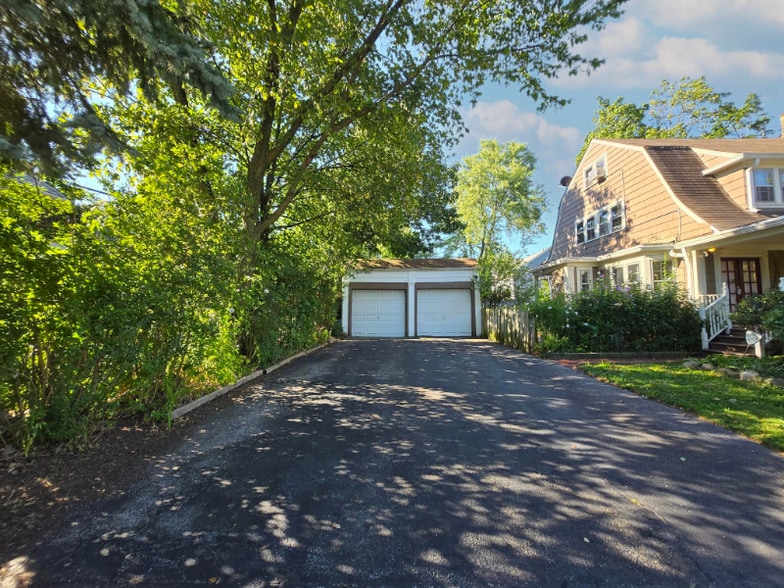 Building Photo - 2155 Middlefield Rd