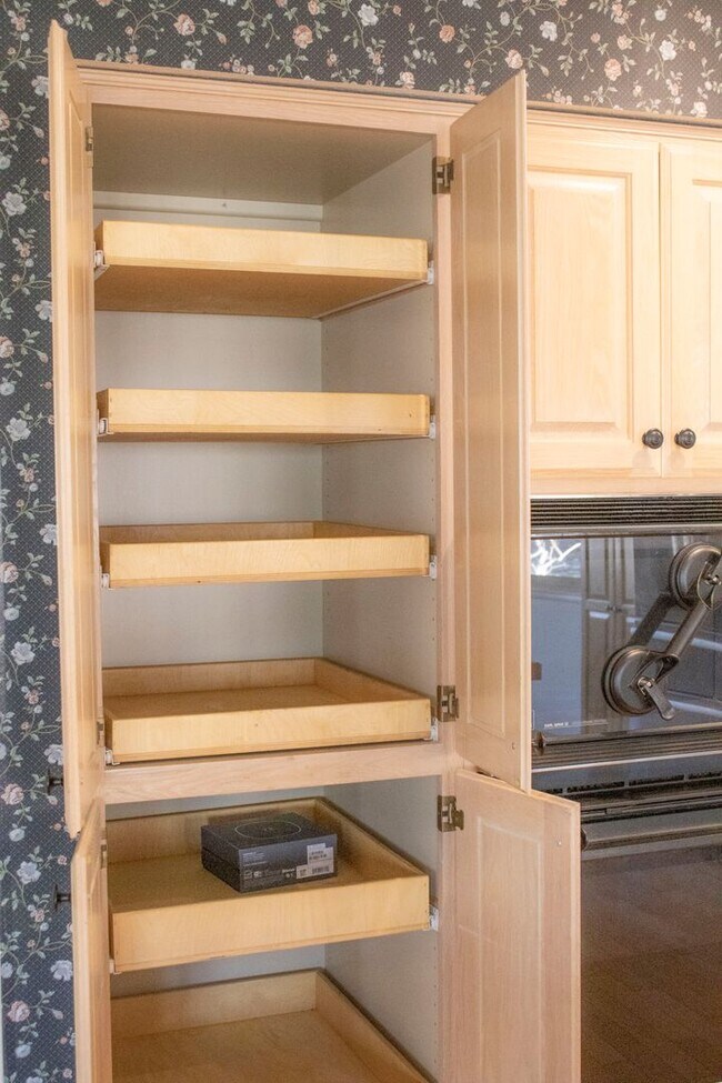 Building Photo - Custom home in Southwest Reno, 3 Bedrooms, 2 Bathrooms, Large Garage