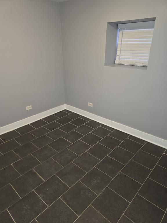 Building Photo - 6832 S Clyde Ave