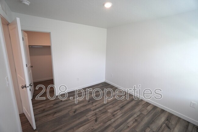 Building Photo - 798 Education St