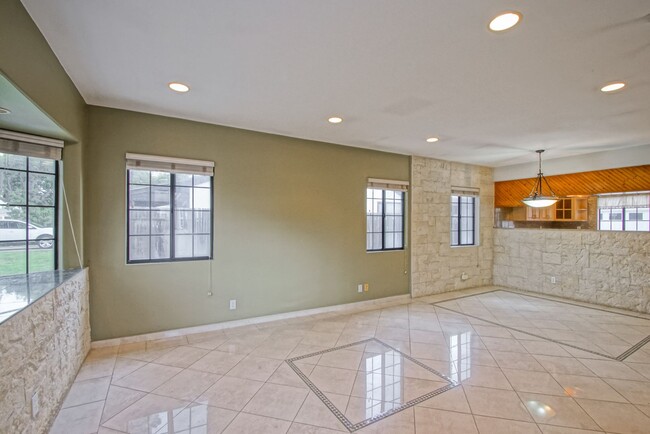 Building Photo - PARTIALLY REMODELED, SPACIOUS & BRIGHT, 4B...