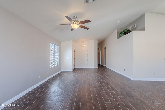 Building Photo - 7732 W Rancho Dr
