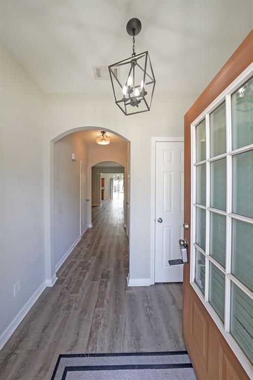 Building Photo - 2062 Lakeshore Overlook Dr