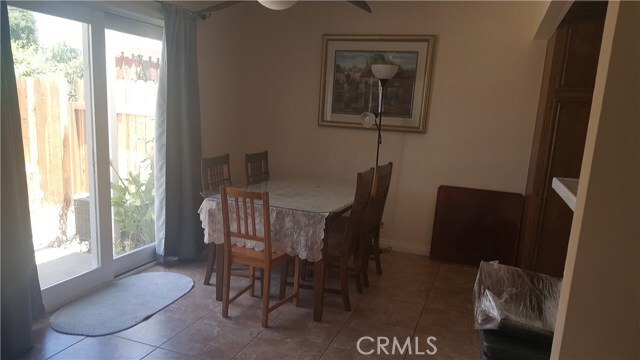Building Photo - 880 Robles Pl