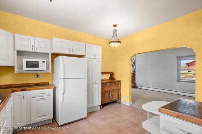 Building Photo - Charming Single Family Home in Rifle for Rent