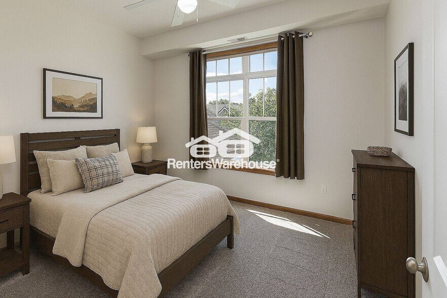 Building Photo - 9630 Independence Cir