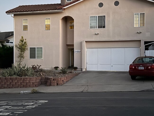 Building Photo - Rancho Penasquitos 6 Bedroom Home For Lease