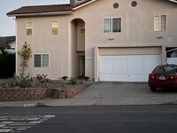 Building Photo - 9 Rooms  6 Bedroom 4 baths Granite Kitchen Executive Home For $5990