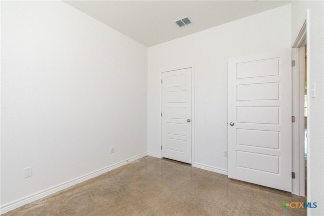 Building Photo - 3903 American Elm Dr