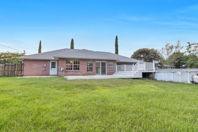 Building Photo - 2500 Bluewater Dr