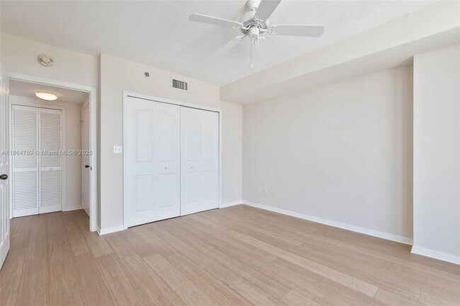 Building Photo - 2665 SW 37th Ave