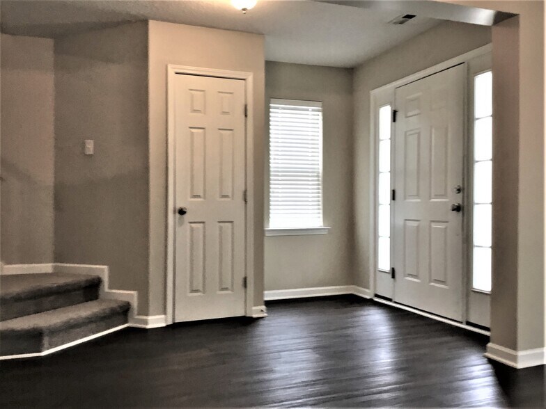 Building Photo - 4924 Lighthouse Ct