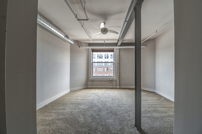 Building Photo - Stone Center Lofts