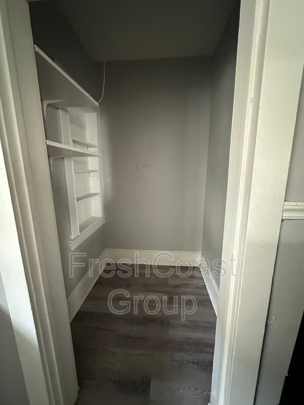 Building Photo - 5940 Engel Ave