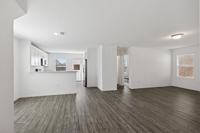 Building Photo - 14020 Earlham St