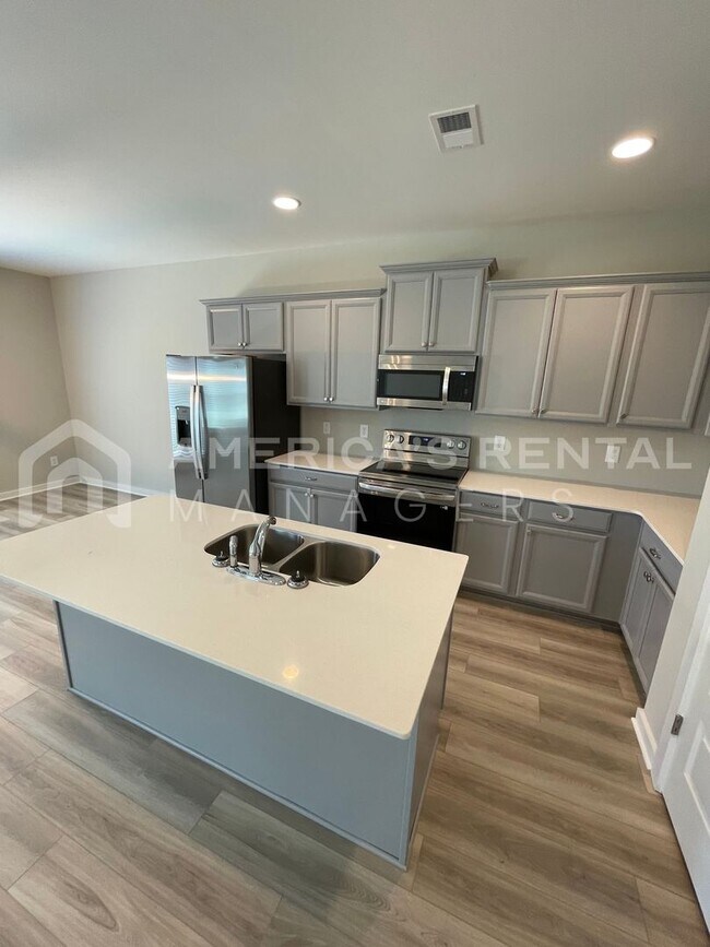 Building Photo - Home for Rent in Calera, AL!!! Available to View with 48 Hours Notice!!!