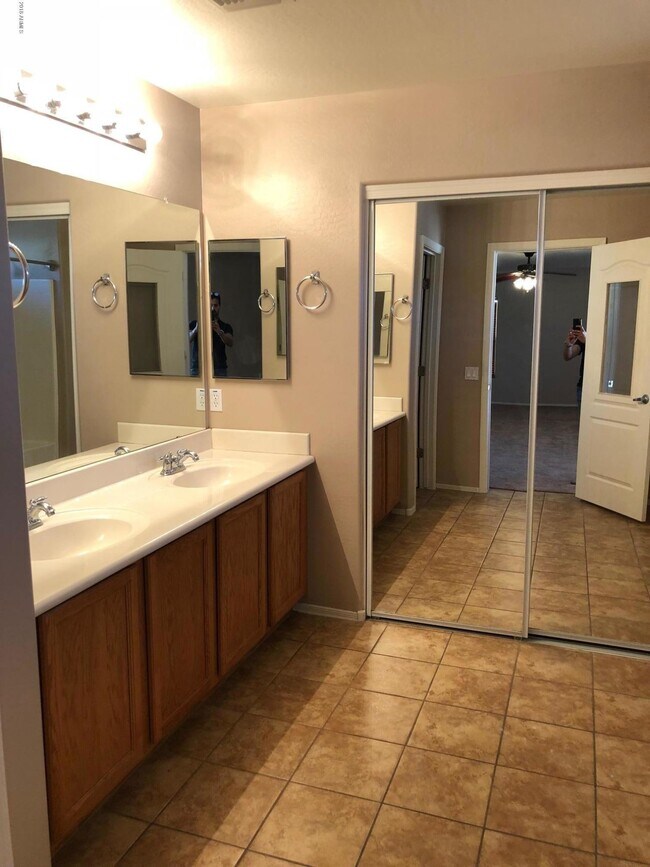 Building Photo - 11880 W Kinderman Dr