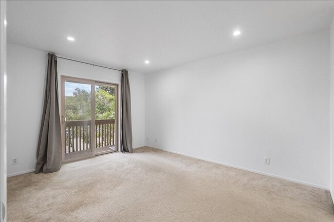 Building Photo - 1141 Verdemar Dr