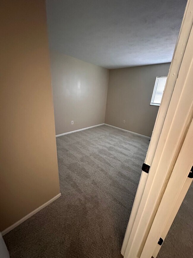 Building Photo - 8570 Fairway Trail